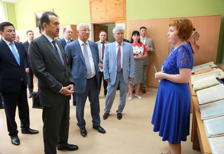 Премьер-министр Республики Казахстан посетил оренбургский архив